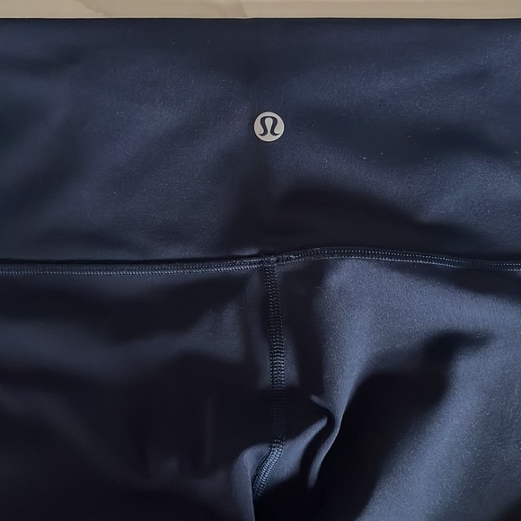 Wunder Under HR Tight 28" - - Picture 5 of 7